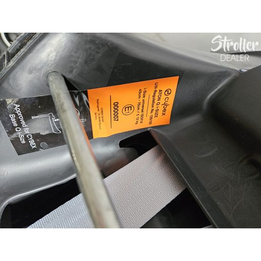 Cybex Aton Q i-size babahordozó + Base Q i-size bázistalp