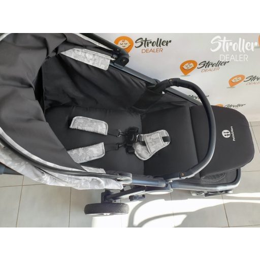 Petite and Mars Street