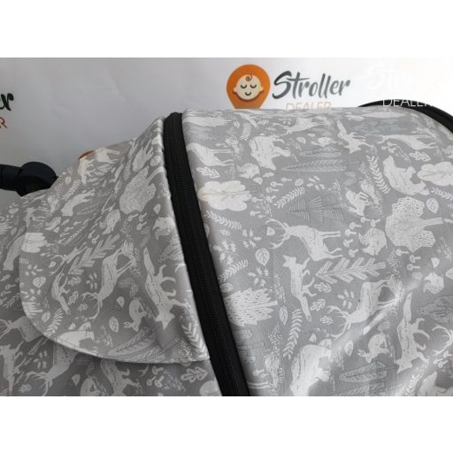 Petite and Mars Street