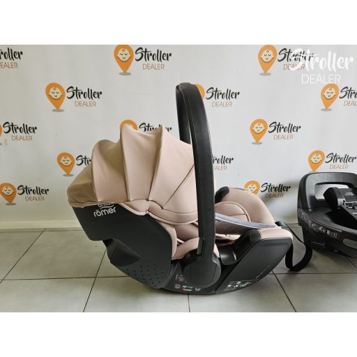 Britax Römer Baby-Safe Pro babahordozó + Vario Base 5Z bázistalp
